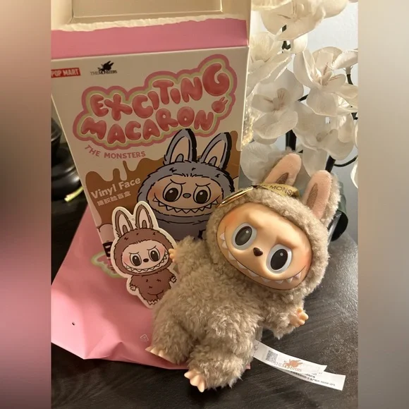 Authentic Labubu Exciting Macaron Toffee - Picture 5 of 10